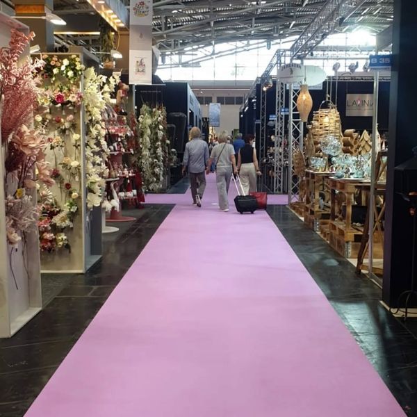 In einer (mal ziemlich leeren) Messehalle